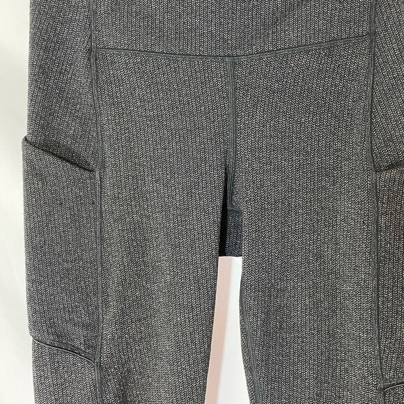 Lululemon Heathered Grey and Black High Rise Side Pockets Zipper Pocket - Picture 4 of 6